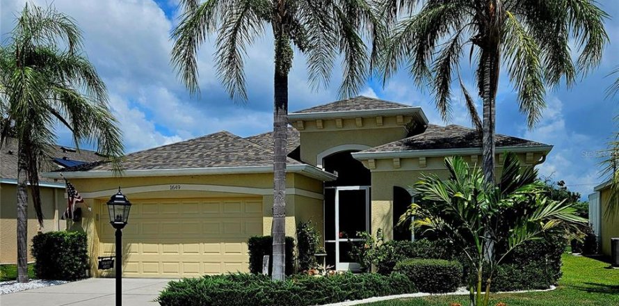 House in Sun City Center, Florida 3 bedrooms, 177.54 sq.m. № 1857718