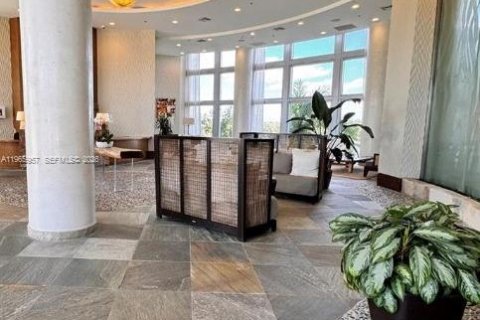 Condo in Sunrise, Florida, 2 bedrooms  № 2027534 - photo 9