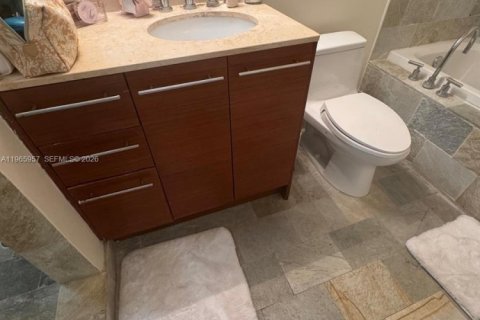 Condo in Sunrise, Florida, 2 bedrooms  № 2027534 - photo 10