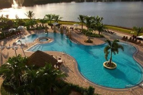 Condo in Sunrise, Florida, 2 bedrooms  № 2027534 - photo 19