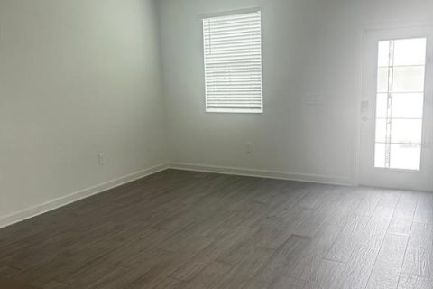 Adosado en alquiler en Orlando, Florida, 3 dormitorios, 151.62 m2 № 1880519 - foto 3