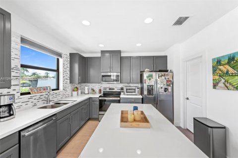 Townhouse in Dania Beach, Florida 3 bedrooms, 182.65 sq.m. № 2000863 - photo 3