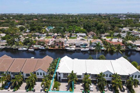 Townhouse in Dania Beach, Florida 3 bedrooms, 182.65 sq.m. № 2000863 - photo 13