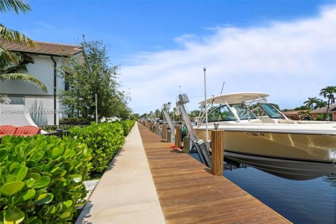 Townhouse in Dania Beach, Florida 3 bedrooms, 182.65 sq.m. № 2000863 - photo 12