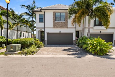 Townhouse in Dania Beach, Florida 3 bedrooms, 182.65 sq.m. № 2000863 - photo 18