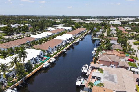 Townhouse in Dania Beach, Florida 3 bedrooms, 182.65 sq.m. № 2000863 - photo 15