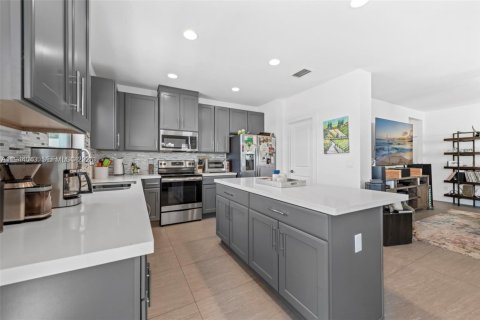 Townhouse in Dania Beach, Florida 3 bedrooms, 182.65 sq.m. № 2000863 - photo 4