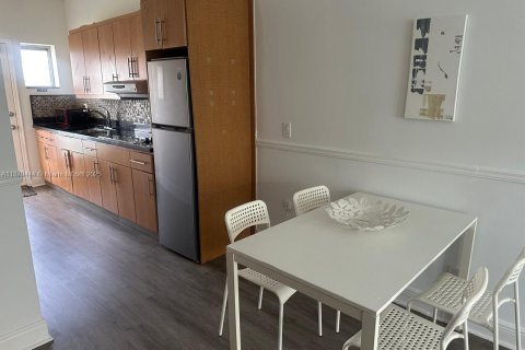 Condo in Miami Beach, Florida  № 1921747 - photo 3