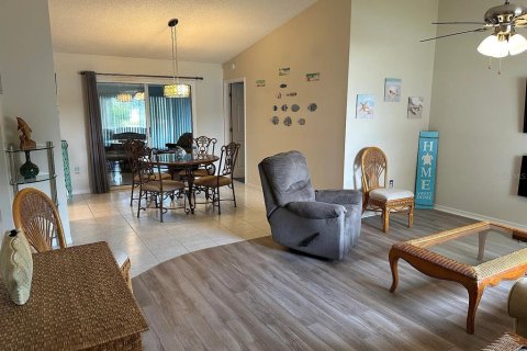 Villa ou maison à louer à Summerfield, Floride: 2 chambres, 106.28 m2 № 2166633 - photo 4