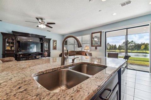 Casa en venta en Tampa, Florida, 7 dormitorios, 524.34 m2 № 1578367 - foto 17