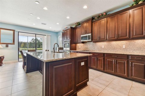 Casa en venta en Tampa, Florida, 7 dormitorios, 524.34 m2 № 1578367 - foto 19