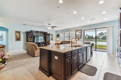 Casa en venta en Tampa, Florida, 7 dormitorios, 524.34 m2 № 1578367 - foto 16