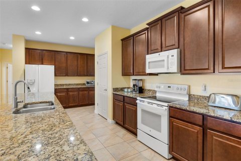 Casa en venta en Eustis, Florida, 4 dormitorios, 291.06 m2 № 1919685 - foto 10