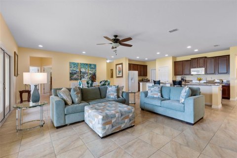 Casa en venta en Eustis, Florida, 4 dormitorios, 291.06 m2 № 1919685 - foto 2