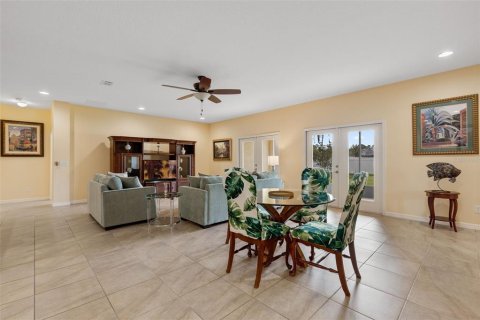Casa en venta en Eustis, Florida, 4 dormitorios, 291.06 m2 № 1919685 - foto 13