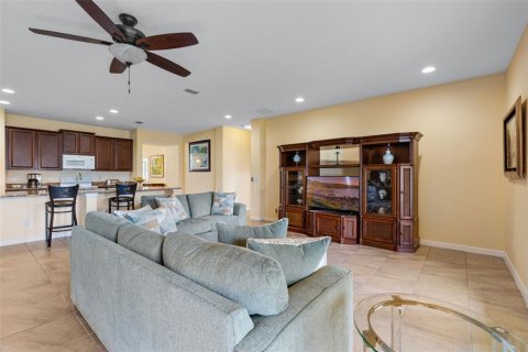Casa en venta en Eustis, Florida, 4 dormitorios, 291.06 m2 № 1919685 - foto 5