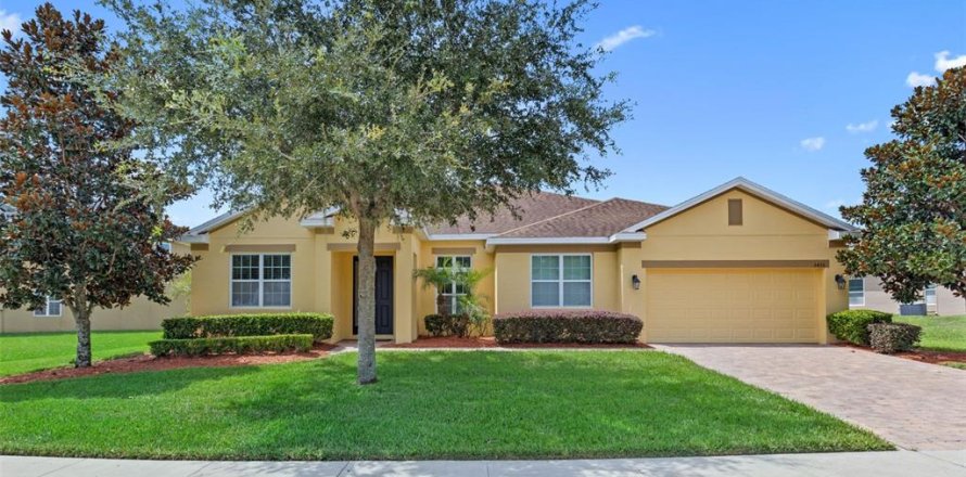 Villa ou maison à Eustis, Floride 4 chambres, 291.06 m2 № 1919685