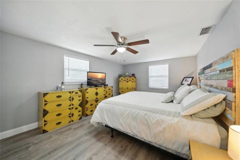 Casa en venta en New Port Richey, Florida, 4 dormitorios, 220.18 m2 № 1910849 - foto 14