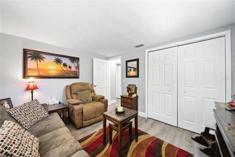 Casa en venta en New Port Richey, Florida, 4 dormitorios, 220.18 m2 № 1910849 - foto 20
