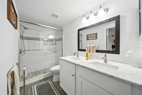 Casa en venta en New Port Richey, Florida, 4 dormitorios, 220.18 m2 № 1910849 - foto 16