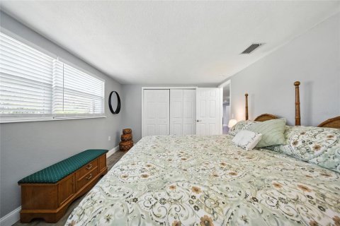 Casa en venta en New Port Richey, Florida, 4 dormitorios, 220.18 m2 № 1910849 - foto 24