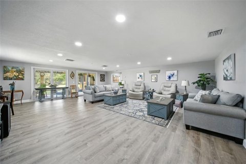 Casa en venta en New Port Richey, Florida, 4 dormitorios, 220.18 m2 № 1910849 - foto 7