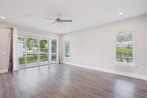 Casa en venta en Orlando, Florida, 4 dormitorios, 293.57 m2 № 2102681 - foto 11