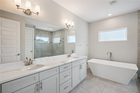 Casa en venta en Orlando, Florida, 4 dormitorios, 293.57 m2 № 2102681 - foto 24