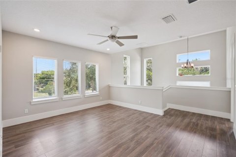Casa en venta en Orlando, Florida, 4 dormitorios, 293.57 m2 № 2102681 - foto 15