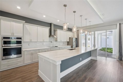 Casa en venta en Orlando, Florida, 4 dormitorios, 293.57 m2 № 2102681 - foto 6