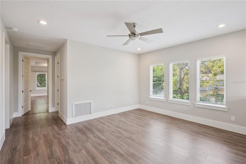 Casa en venta en Orlando, Florida, 4 dormitorios, 293.57 m2 № 2102681 - foto 17