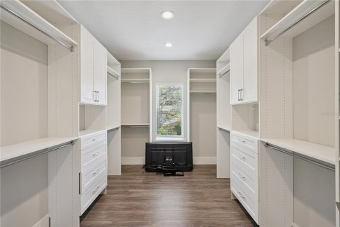 Casa en venta en Orlando, Florida, 4 dormitorios, 293.57 m2 № 2102681 - foto 28