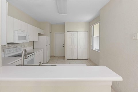 Adosado en venta en Weston, Florida, 4 dormitorios, 171.96 m2 № 1984440 - foto 7