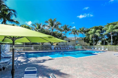 Adosado en venta en Weston, Florida, 4 dormitorios, 171.96 m2 № 1984440 - foto 6