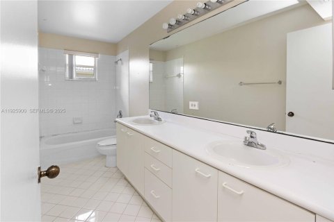 Adosado en venta en Weston, Florida, 4 dormitorios, 171.96 m2 № 1984440 - foto 24