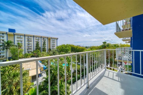 Condominio en venta en Miami, Florida, 1 dormitorio, 55.56 m2 № 1935177 - foto 20