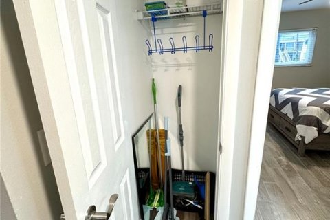 Купить кондоминиум в Кэсселберри, Флорида 7 комнат, 82.22м2, № 1536632 - фото 24