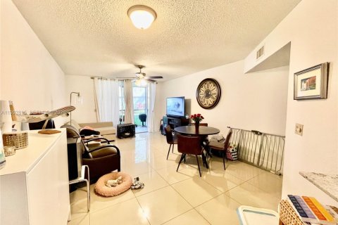 Condominio en alquiler en Doral, Florida, 1 dormitorio, 75.25 m2 № 2056708 - foto 4