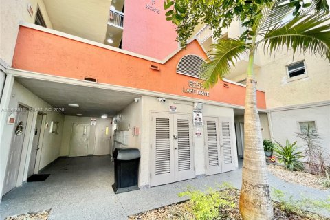 Condominio en alquiler en Doral, Florida, 1 dormitorio, 75.25 m2 № 2056708 - foto 3