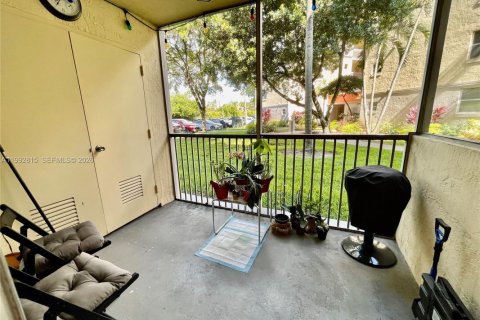 Condominio en alquiler en Doral, Florida, 1 dormitorio, 75.25 m2 № 2056708 - foto 9