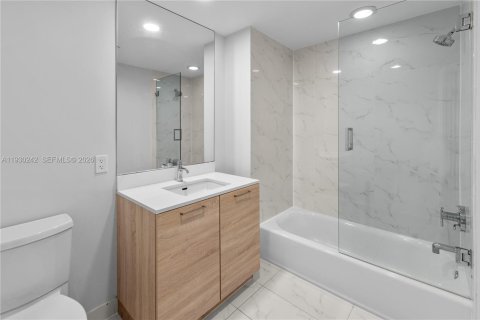 Condominio en venta en North Miami Beach, Florida, 3 dormitorios, 144.65 m2 № 1996203 - foto 29