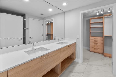 Condominio en venta en North Miami Beach, Florida, 3 dormitorios, 144.65 m2 № 1996203 - foto 24