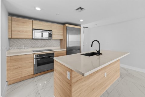 Condominio en venta en North Miami Beach, Florida, 3 dormitorios, 144.65 m2 № 1996203 - foto 14