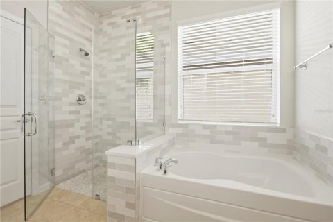 House in Windermere, Florida 3 bedrooms, 158.49 sq.m. № 2237970 - photo 18
