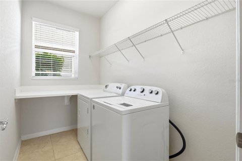 House in Windermere, Florida 3 bedrooms, 158.49 sq.m. № 2237970 - photo 29