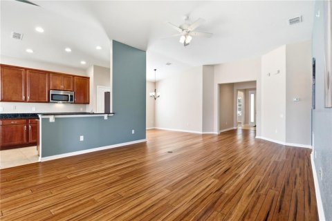 House in Windermere, Florida 3 bedrooms, 158.49 sq.m. № 2237970 - photo 8