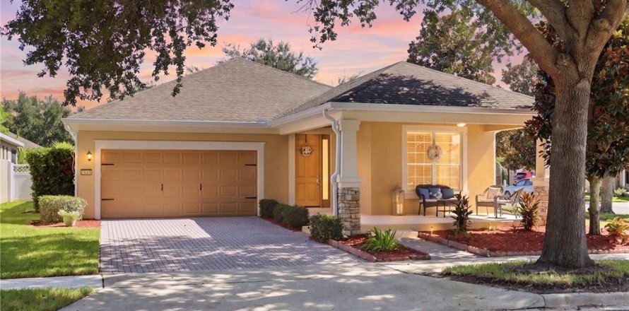 House in Windermere, Florida 3 bedrooms, 158.49 sq.m. № 2237970