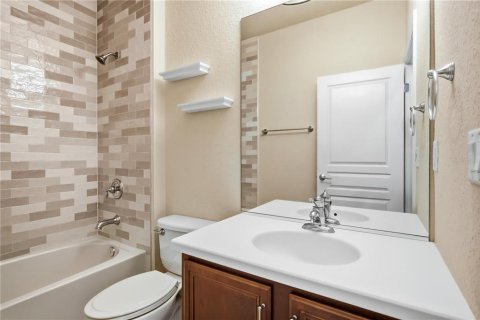 House in Windermere, Florida 3 bedrooms, 158.49 sq.m. № 2237970 - photo 28