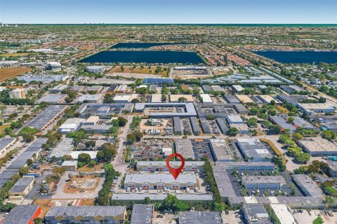 Commercial property in Miami, Florida № 2368511 - photo 8