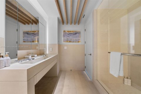 Condo in Miami Beach, Florida, 3 bedrooms  № 1798818 - photo 27